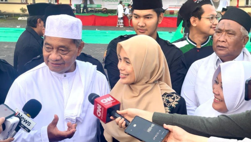 Pondok Pesantren Cipasung, Tasikmalaya, secara resmi menyatakan dukungan kepada pasangan calon Ganjar Pranowo-Mahfud MD dalam (Sumber foto : Okezone)