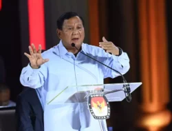 Goenawan Mohamad: Kewalahan Prabowo dalam Debat karena Kekurangan Dididik di Dunia Akademis
