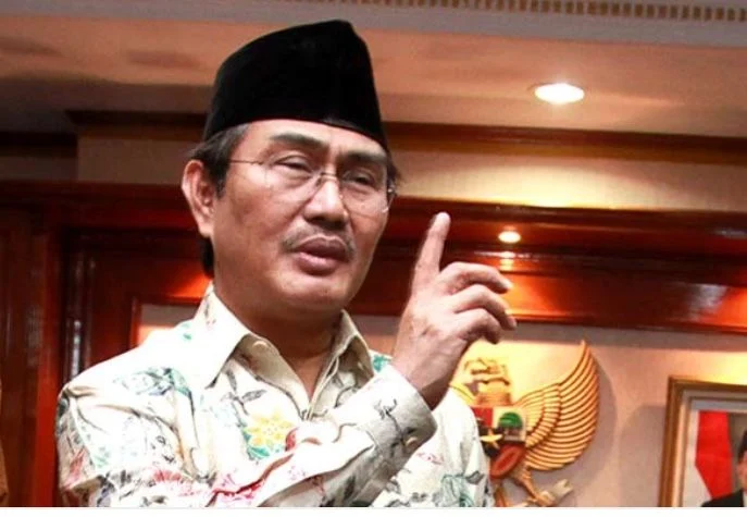 Wacana pemakzulan atau impeachment terhadap Presiden Joko Widodo (Jokowi) kembali mencuat menjelang pencoblosan Pemilu 2024. Anggota DPD RI, Jimly Asshiddiqie (Sumber foto : FAJAR)