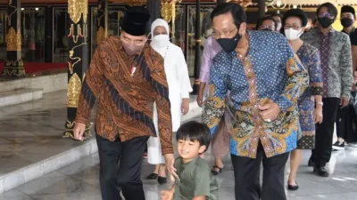 Jokowi dan PDIP: Senyum di Tengah Polemik