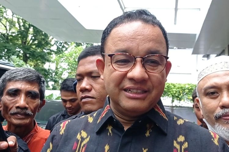 Capres nomor urut 01, Anies Rasyid Baswedan, memberikan pujian tinggi kepada Ketua Umum PDIP, Megawati Soekarnoputri, sebagai sosok yang konsisten menjaga keberlangsungan (Sumber foto: Kompas)