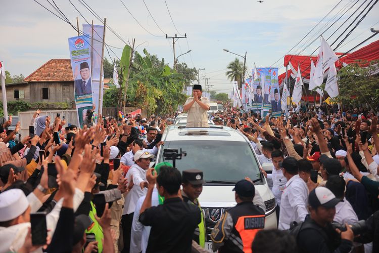 Pada Kamis (11/1/2024) pukul 09.00 WIB, calon presiden nomor urut 2, Prabowo Subianto, menggelar kampanye di Balai Buntar, Kota Bengkulu. Sejak pukul 08.00 WIB (Sumber foto : Kompas)