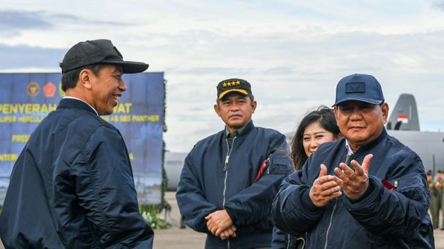 Presiden Joko Widodo (Jokowi) mengeluarkan pernyataan terkait keterlibatan Presiden dalam kampanye Pemilihan Umum Presiden (Pilpres) 2024. Dalam sambutannya di Lanud (Sumber foto : BBC)