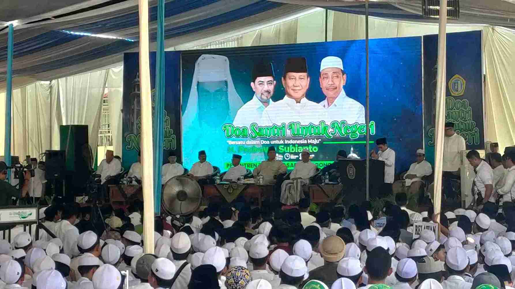 Calon Presiden nomor urut 2, Prabowo Subianto, melanjutkan kampanye pemilu dengan berkunjung ke Ponpes Zainul Hasan Genggong, Kabupaten Probolinggo, Jawa Timur (Sumber foto: WartaBromo)