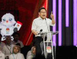 Gibran Sentil Cak Imin, Bicara Lingkungan Hidup Kok Minum Pakai Botol Plastik