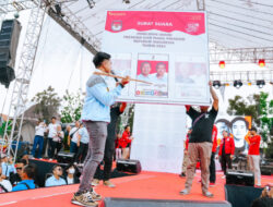 Kaesang Pangarep Ajari Warga Cara Nyoblos “Gini Lo Cara Nyoblosnya” CobLos Kakak Saya