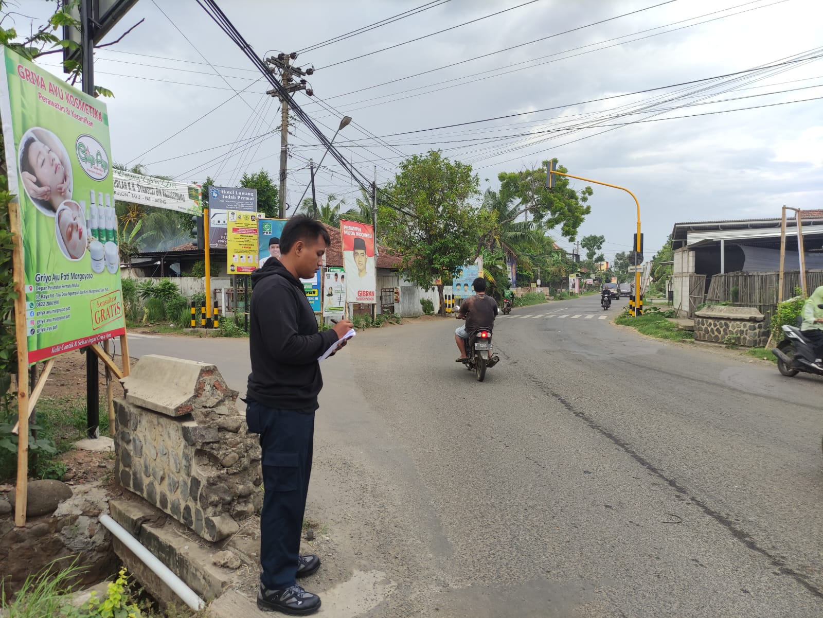 Dalam rangka meningkatkan pelayanan di bidang transportasi, Dinas Perhubungan Kabupaten Pati kembali melakukan evaluasi unjuk kerja lampu lalu lintas (Jurnalindo.com)