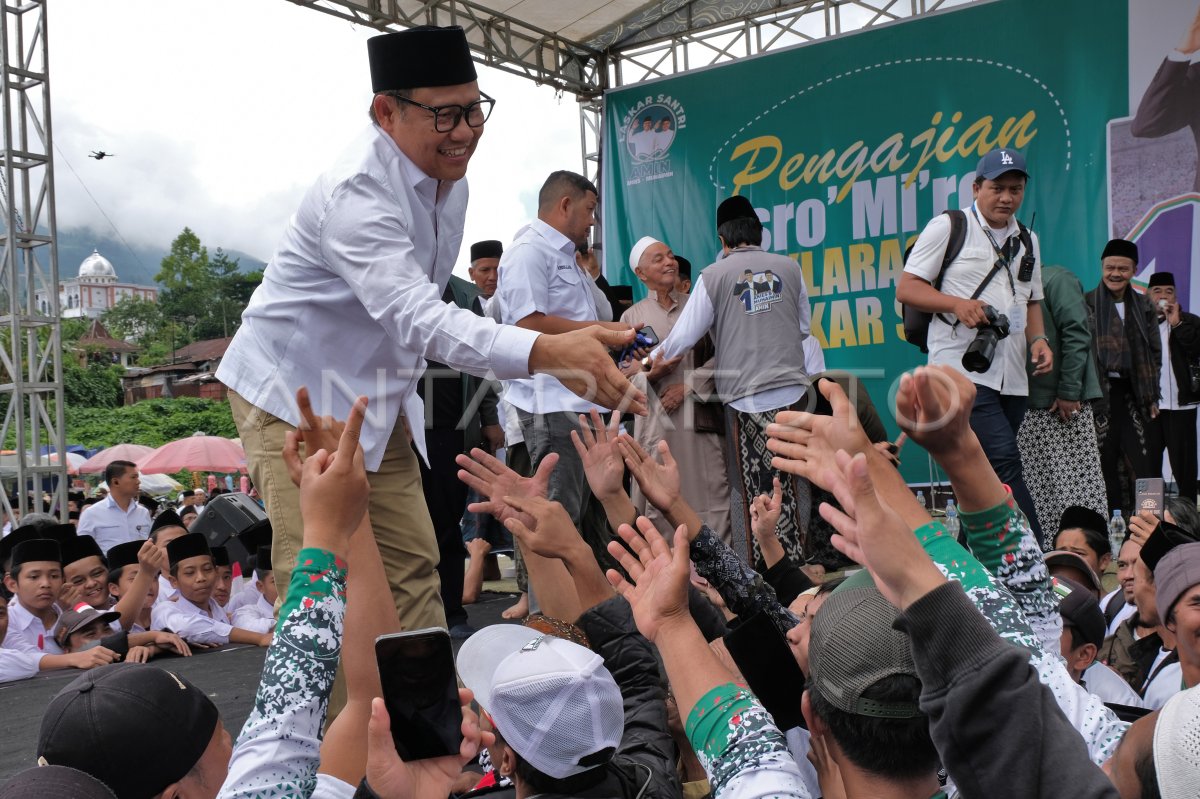 Calon wakil presiden (cawapres) nomor urut 1, Muhaimin Iskandar atau Cak Imin, membuat sindiran tajam terhadap seseorang yang disebutnya "opa-opa" karena (Sumber foto: Antara)