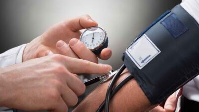 Hipertensi atau tekanan darah tinggi bukanlah sebuah penyakit yang dapat muncul begitu saja melainkan dipengaruhi oleh (Sumber foto: Alodokter)