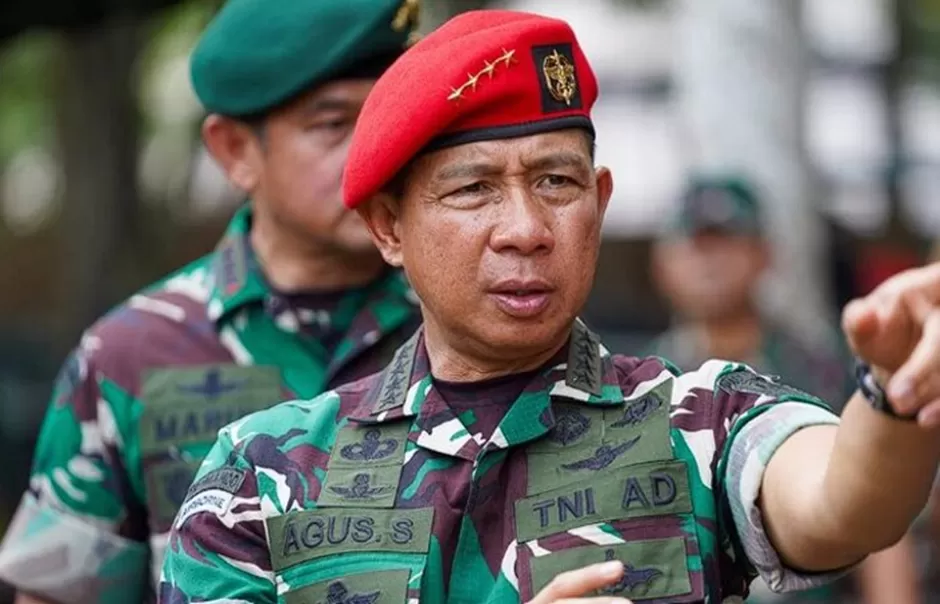 Panglima TNI, Jenderal TNI Agus Subiyanto, menyatakan bahwa penanganan tindakan penganiayaan terhadap relawan calon presiden dan wakil presiden Ganjar Pranowo (Sumber foto : Kompas)