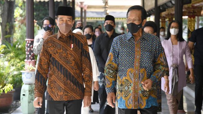 Gubernur Daerah Istimewa Yogyakarta (DIY) Sri Sultan Hamengku Buwono X dan Presiden Joko Widodo (Jokowi) melakukan pertemuan pada Minggu (29/1/2024), (Sumber foto: CNN)