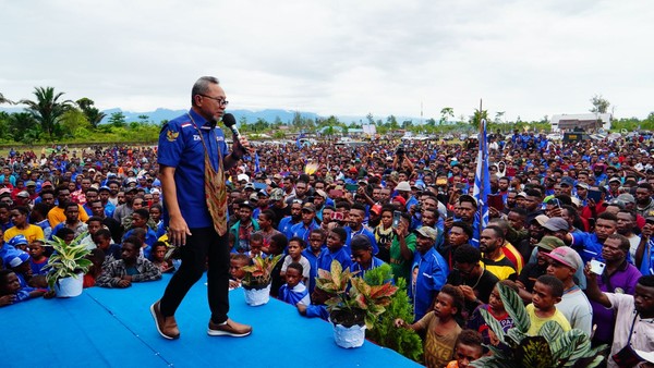 Ketua Umum Partai Amanat Nasional (PAN) Zulkifli Hasan menyatakan dukungan penuh partainya terhadap pasangan calon nomor urut dua, Prabowo Subianto-Gibran Rakabuming ( Sumber Foto : Detik.com)