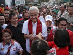 Ganjar Pranowo Santai Respons Pertemuan Jokowi dan Prabowo: “Sudah Berpihak”