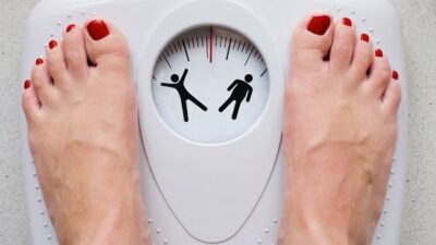 Banyak orang berjuang dengan upaya menurunkan berat badan namun masih seringkali kesalahan umum dapat menjadi penghalang signifikan. Pemahaman terhadap (Sumber foto : Alodokter)