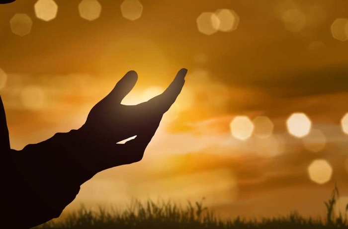 Hidup merupakan sebuah fase yang penuh tantangan dan perubahan, namun menjadi pribadi yang berdamai dengan keadaan dan bisa bersyukur adalah kunci untuk (Sumber foto : Islampos)