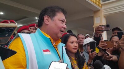 Pada Jumat, 2 Februari 2024, Ketua Umum DPP Partai Golkar, Airlangga Hartarto, memberikan tanggapan terhadap petisi yang disampaikan oleh sejumlah akademisi dari (Sumber foto : Kompas)