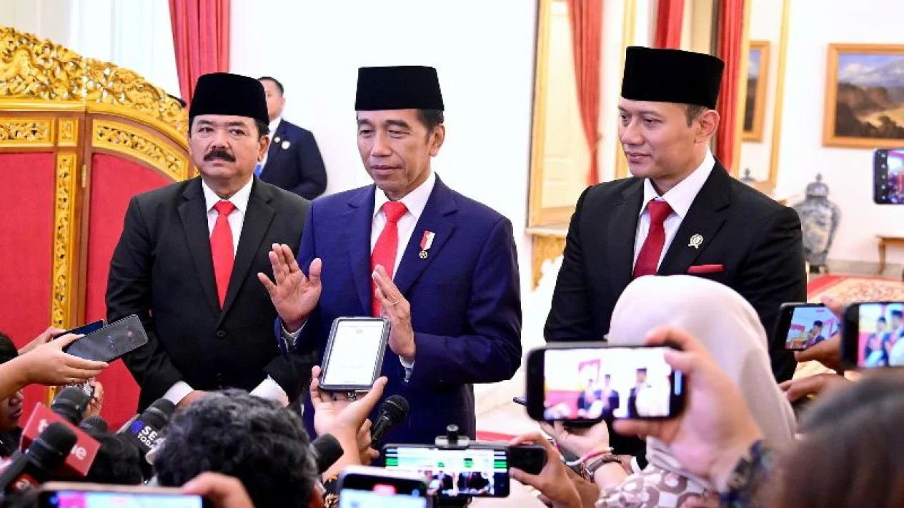 Isu panas tentang rencana Ketua Umum PDIP, Megawati Soekarnoputri, untuk menarik tujuh menteri dari kabinet pemerintah Jokowi telah menjadi sorotan publik belakangan (Sumber foto : Viva.com)
