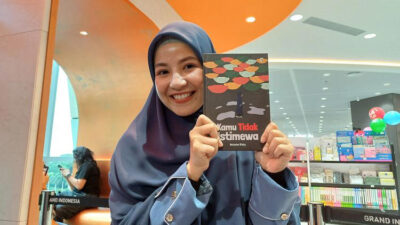 Natasha Rizky Rilis Buku Puisi Kedua 'Kamu Tidak Istimewa' - Sebuah Kiasan tentang Ujian dan Keberanian" (Sumber foto : Kompas)