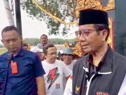 Presiden Jokowi Tunggu Surat Pengunduran Mahfud MD, Pengganti Menko Polhukam Menanti Arahan