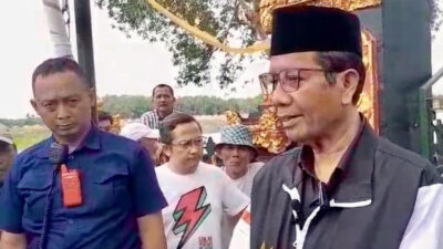 Presiden Jokowi Tunggu Surat Pengunduran Mahfud MD, Pengganti Menko Polhukam Menanti Arahan
