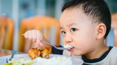 Anak Hanya Mau Makan Nasi Putih Tanpa Lauk? Yuk Cari Tahu Mengapa Hal Ini Bisa Terjadi