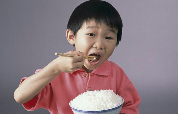 Ini Solusi anak hanya mau makan nasi (Sumber Foto. Grid.Id)