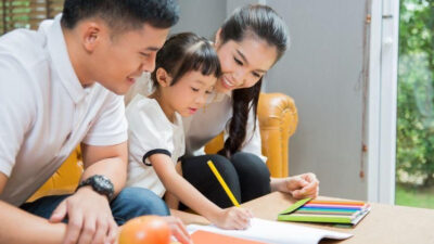 5 Peran Ibu dalam Membentuk Karakter Anak yang Berkualitas