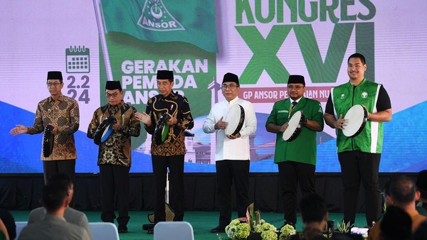 Presiden Joko Widodo memberikan tanggapan terkait kabar yang menyebutkan bahwa situasi di Kabinet Indonesia Maju yang dipimpinnya saat ini tidak nyaman. Menurut (Sumber foto: DEtik.com)