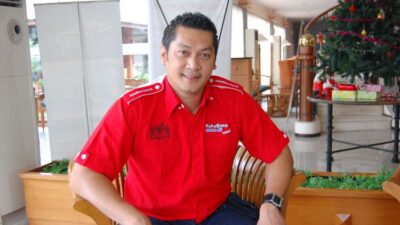 Donny Kesuma, sosok yang dikenal sebagai aktor, presenter, dan politikus asal Bandung, Jawa Barat, telah meninggal dunia pada usia 55 tahun pada (Sumber foto : Kompas)