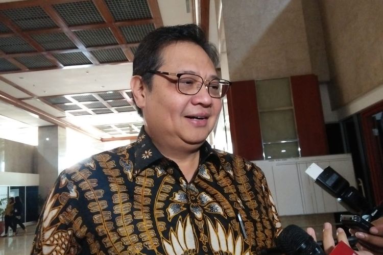 Ketua Umum DPP Partai Golkar, Airlangga Hartarto, menyatakan bahwa partainya terbuka dan tidak keberatan atas rencana calon presiden pemenang (Sumber foto : Kompas)