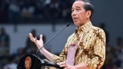 Presiden Joko Widodo, atau yang akrab disapa Jokowi, memberikan tanggapan singkat terkait sidang sengketa Pilpres 2024 yang tengah berlangsung (Sumber foto: Kilat)