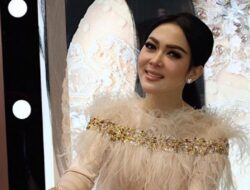 Syahrini Kembali Memukau dengan Penampilan Modis Nan Berkelas