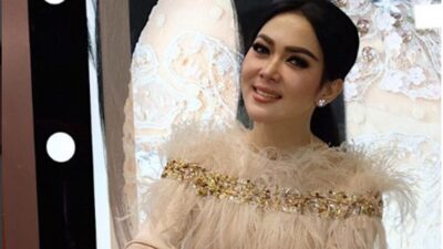 Syahrini Kembali Memukau dengan Penampilan Modis Nan Berkelas