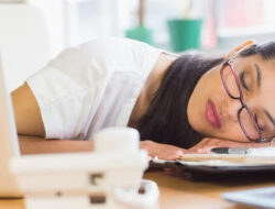 7 Cara Efektif Meminimalisir Rasa Malas saat Minum Air Putih Setiap Harinya