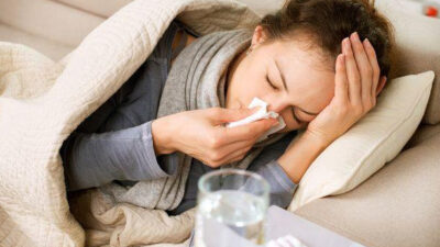 Sakit kepala saat flu emang sangat menyedihkan (sumber Foto. Aladokter.com)