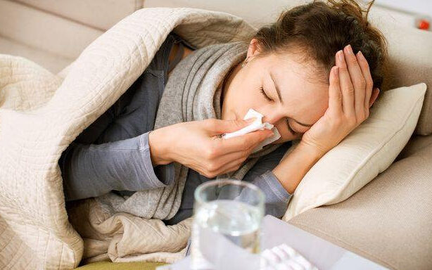 Sakit kepala saat flu emang sangat menyedihkan (sumber Foto. Aladokter.com)