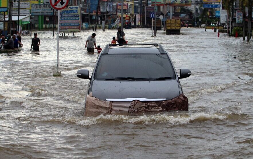Beberapa Faktor terjadinya banjir (Sumber Foto. Beritasatu.com)