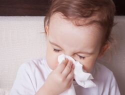Cara Mencegah Flu Melanda Anak-Anak sesaat Setelah Hujan-hujanan