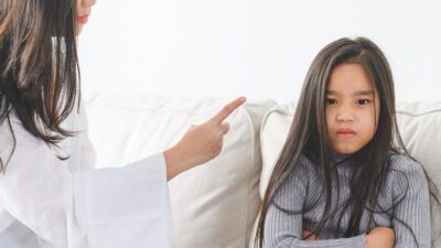 Tips Atasi Anak yang Sering Menangis dan ingin Selalu Dimanja saat Demam