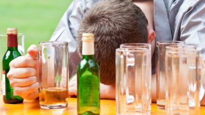 Bahaya Konsumsi Minuman Beralkohol bagi Kesehatan Jangka Panjang