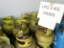 Pedagang Gorengan di Pati Keluhkan Kelangkaan Dan Mahalnya Gas LPG 3 Kg di Bulan Ramadhan