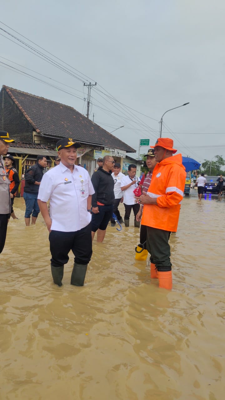 Bencana banjir yang melanda di wilayah kabupaten Pati belakangan ini, setidaknya ada Delapan Kecamatan yang terendam air. Namun, Pemerintah (Jurnalindo.com)