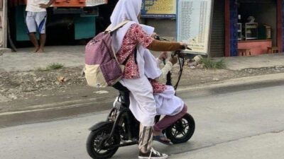 Pengguna sepeda listrik semakin membahayakan keselamatan banyak orang, lantaran pengendara tersebut dibawa ke jalan raya. Dan mirisnya lagi (Jurnalindo.com)