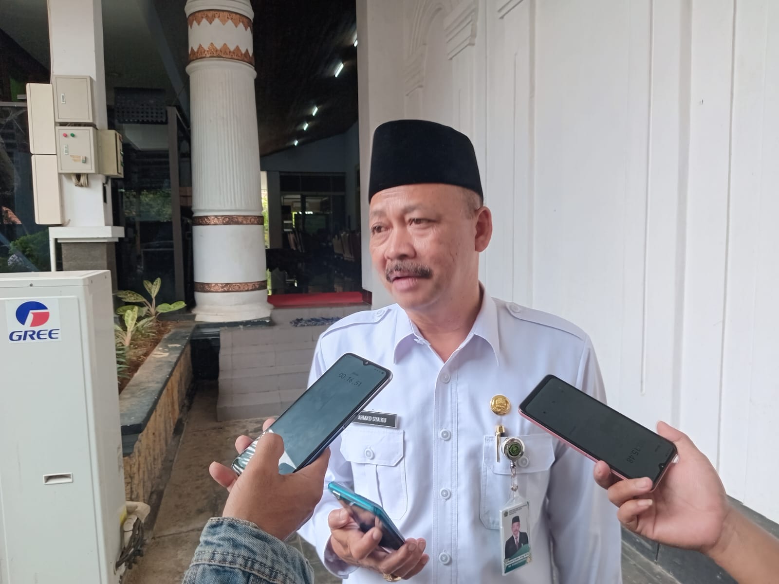 Ratusan Guru Lembaga Pendidikan Quran (LPQ) di Pati tahun 2024 akan dihapus. Penghapusan itu tanpa ada alasan yang jelas, padahal mereka telah (Jurnalindo.com)