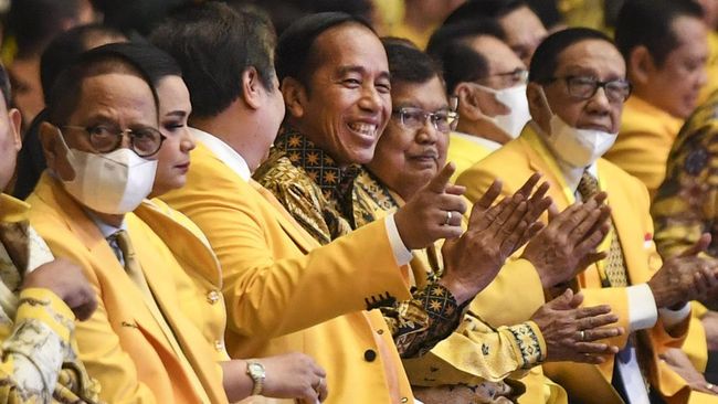 Sekretaris Jenderal Partai Demokrasi Indonesia Perjuangan (PDIP), Hasto Kristiyanto, mengungkapkan secara blak-blakan mengenai dinamika (Sumbeer Foto : CNN Indonesia)