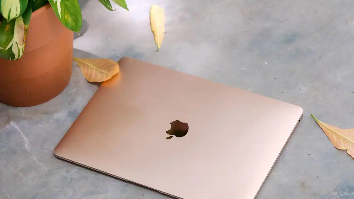 Apple baru-baru ini secara resmi mengumumkan penghentian produksi Macbook Air M1, tetapi pengguna masih memiliki kesempatan untuk (Sumber foto : Nesw18)