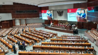 Tiga anggota Dewan Perwakilan Rakyat (DPR) dari Fraksi PDIP, PKB, dan PKS mengusulkan penggunaan hak angket untuk mengusut dugaan kecurangan dalam Pemilihan ( Sumber foto : Kabar24)