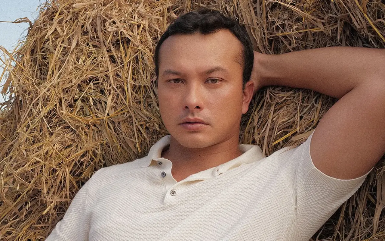 Aktor Indonesia Nicholas Saputra baru saja merampungkan pengalaman berakting yang menarik dalam serial "Secret Ingredient" bersama aktor Korea (Sumber foto : WowKeren)