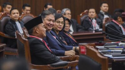 Kunjungan Kerja Jokowi dan Bagi-Bagi Bansos di Jawa Tengah Jadi Sorotan Sidang PHPU di MK