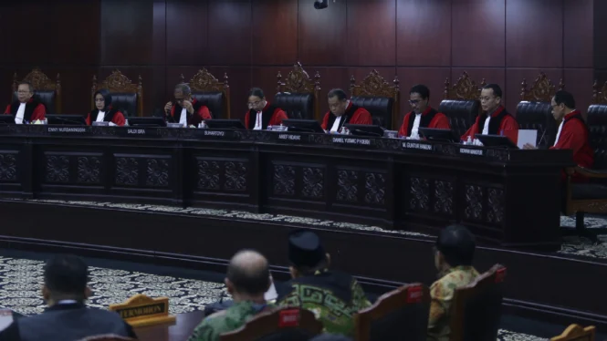 Mahkamah Konstitusi (MK) telah memberikan jawaban terkait dengan dalil permohonan yang diajukan terkait dengan dugaan pelanggaran netralitas TNI. (Sumber foto : Viva)